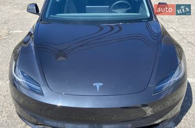 Tesla Model 3  2025