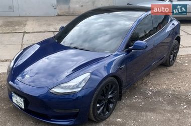 Tesla Model 3  2019
