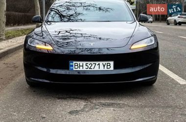 Tesla Model 3  2024