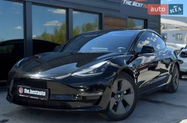 Tesla Model 3  2022