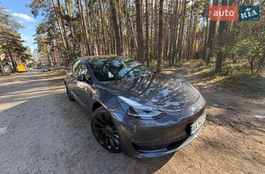 Tesla Model 3  2022