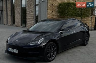 Tesla Model 3  2019