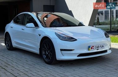 Tesla Model 3  2018