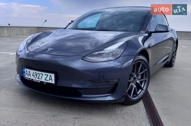 Tesla Model 3  2021