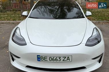 Tesla Model 3  2022