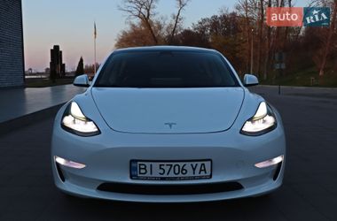 Tesla Model 3  2022