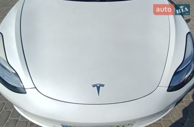 Tesla Model 3  2020
