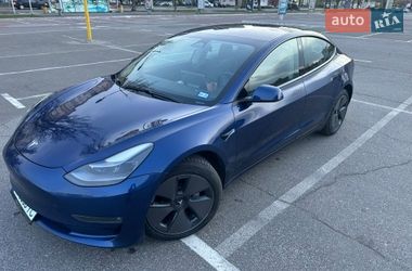 Tesla Model 3  2020