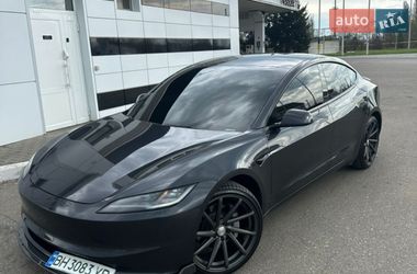 Tesla Model 3  2024