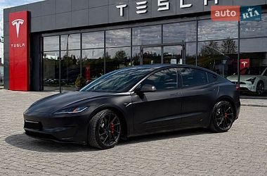 Tesla Model 3  2024