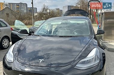 Tesla Model 3  2022