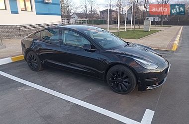 Tesla Model 3  2022