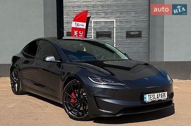 Tesla Model 3  2024