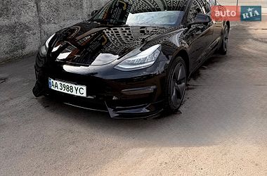 Tesla Model 3  2019