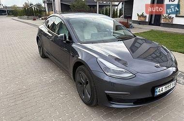 Tesla Model 3  2021