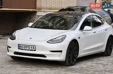 Tesla Model 3  2019