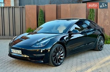 Tesla Model 3  2022