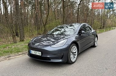 Tesla Model 3  2021