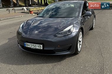 Tesla Model 3  2022