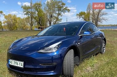 Tesla Model 3  2018