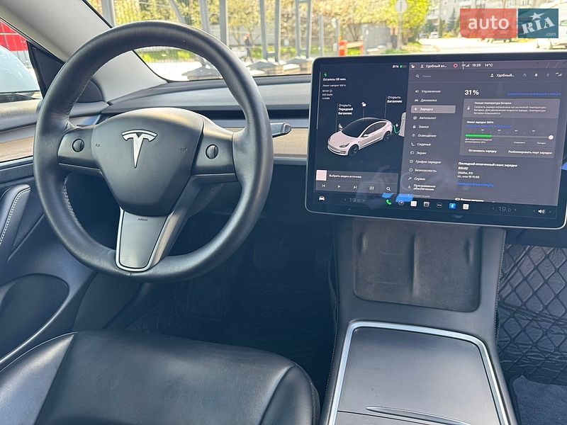 Седан Tesla Model 3 2021 в Львові