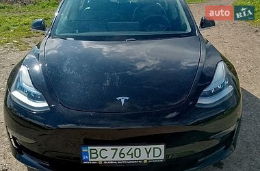 Tesla Model 3  2020