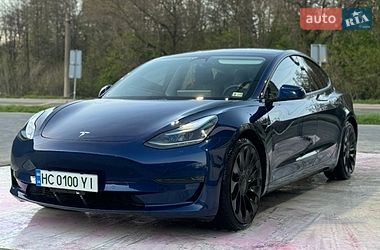 Tesla Model 3  2021