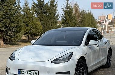 Tesla Model 3  2019