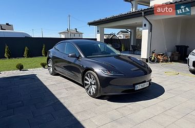 Tesla Model 3  2025