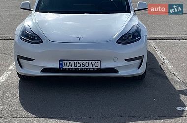 Tesla Model 3  2022