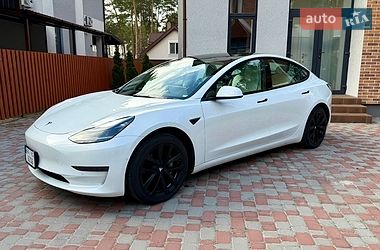 Tesla Model 3  2021