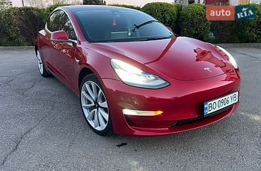 Tesla Model 3  2018