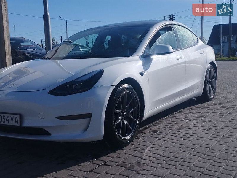 Седан Tesla Model 3 2021 в Ковелі