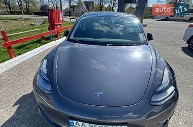 Tesla Model 3  2022