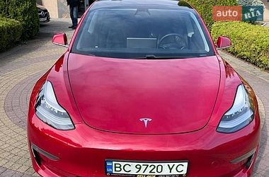 Tesla Model 3 2019