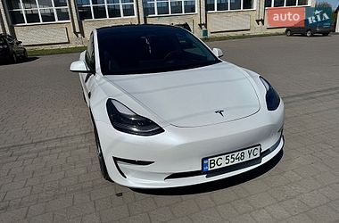 Tesla Model 3  2022