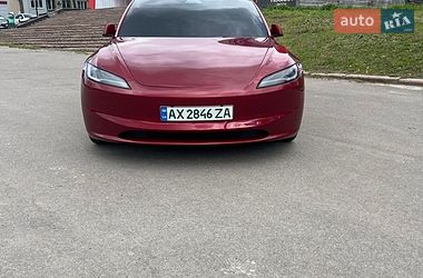 Tesla Model 3  2024