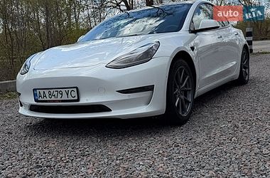 Tesla Model 3  2021