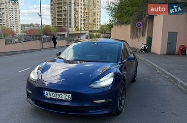 Tesla Model 3  2019