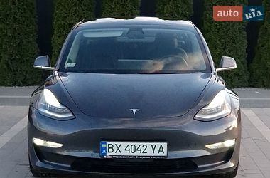 Tesla Model 3  2019