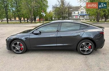 Tesla Model 3 2024