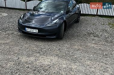 Tesla Model 3  2021