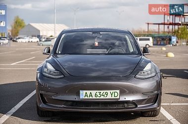 Tesla Model 3  2018
