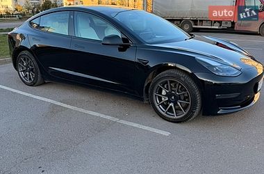 Tesla Model 3  2022