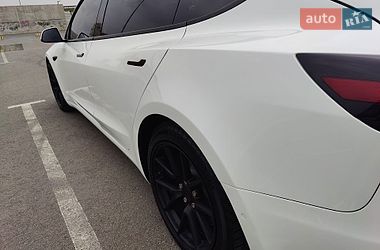 Tesla Model 3  2021