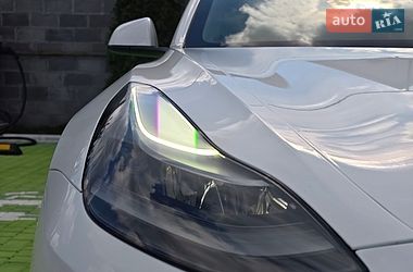 Tesla Model 3  2022