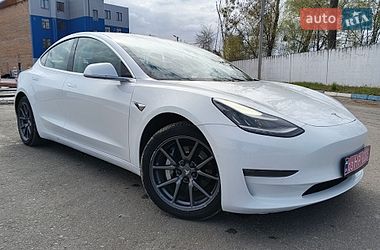Tesla Model 3  2020