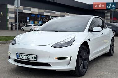Tesla Model 3  2020
