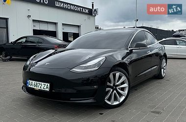 Tesla Model 3  2019