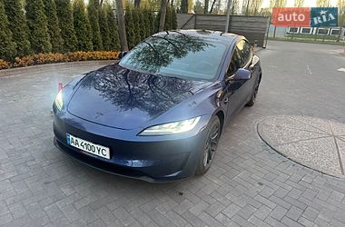 Tesla Model 3  2024